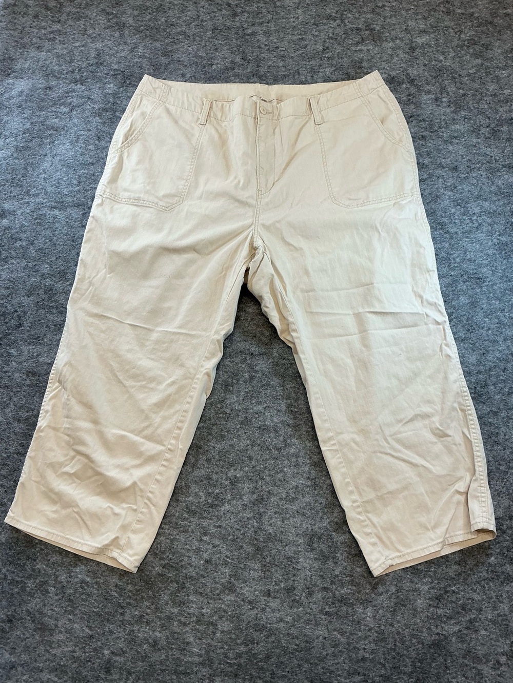 Levis Tan Straight Leg Jeans D6